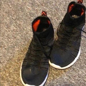 Used sneakers but Nike size 9